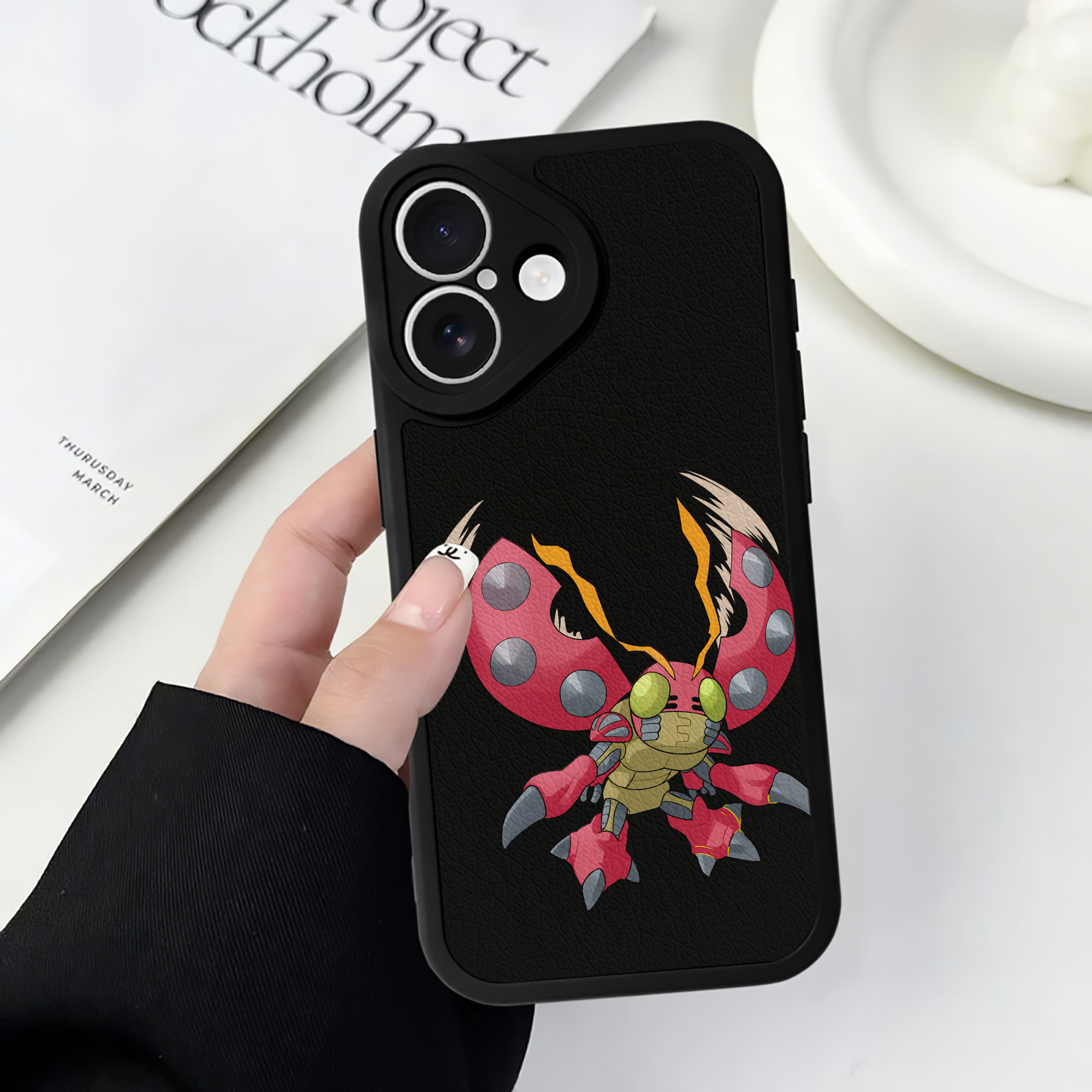 （画像用） Digimon デジタルモンスター/デジモン 【iPhone 16シリーズ対応】シリコンスマホケース（レザー調） 材質：シリコン